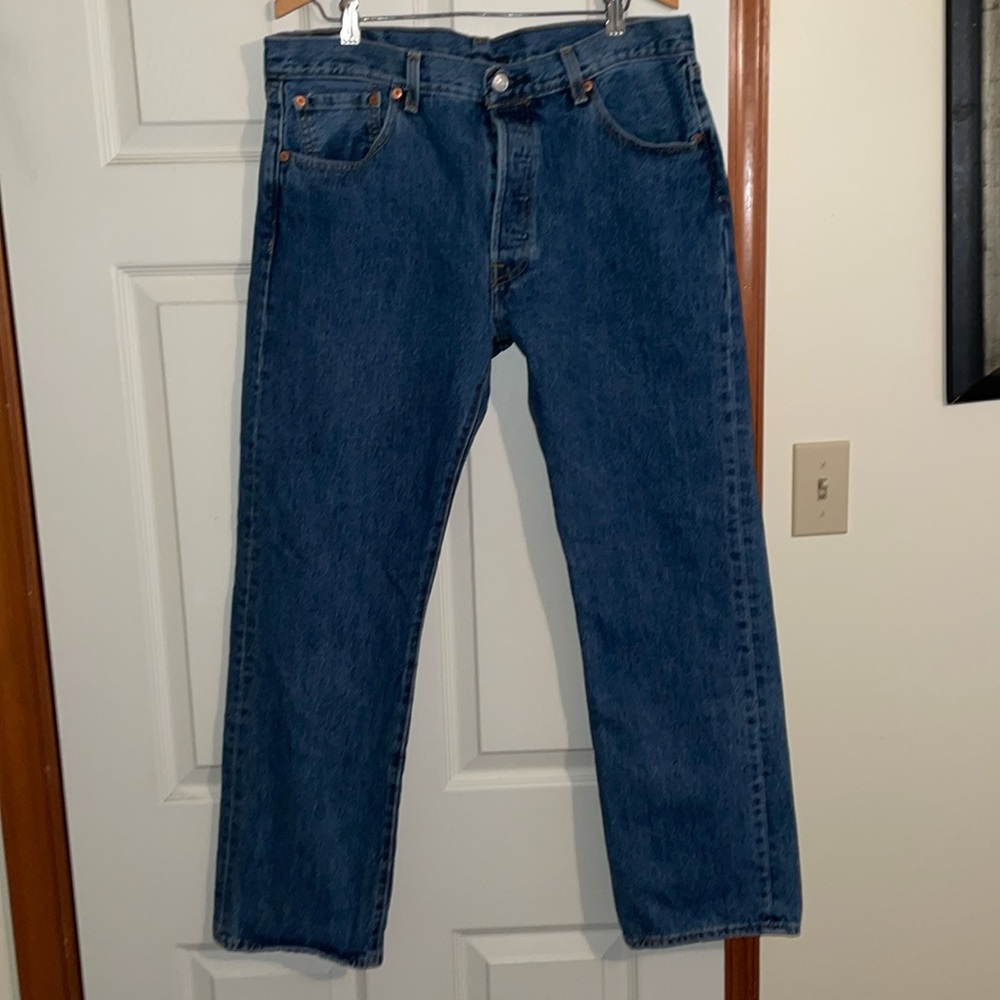 Men’s Levi 501- w-35/l-30